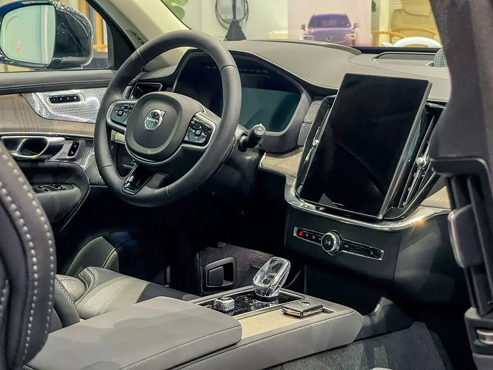 Volvo XC90 2026 chính thức ra mắt Việt Nam, giá rẻ hơn đến 1 tỷ đồng so với trước - Ảnh 6.