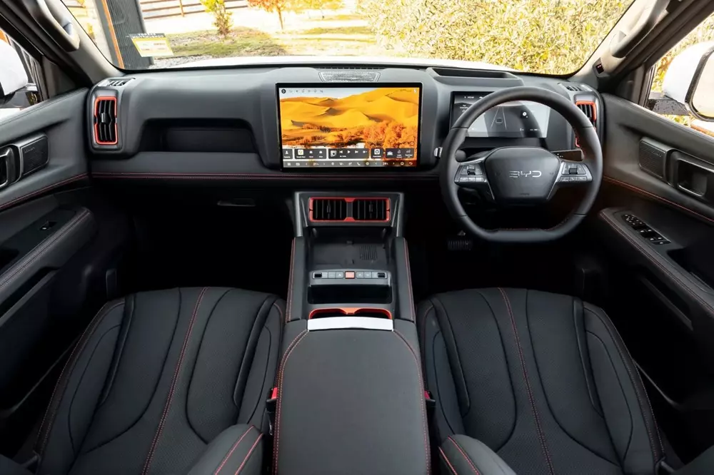 Xe bán tải BYD Shark 6 được bổ sung phiên bản mới với động cơ mạnh hơn và sức kéo tốt hơn - Ảnh 5.