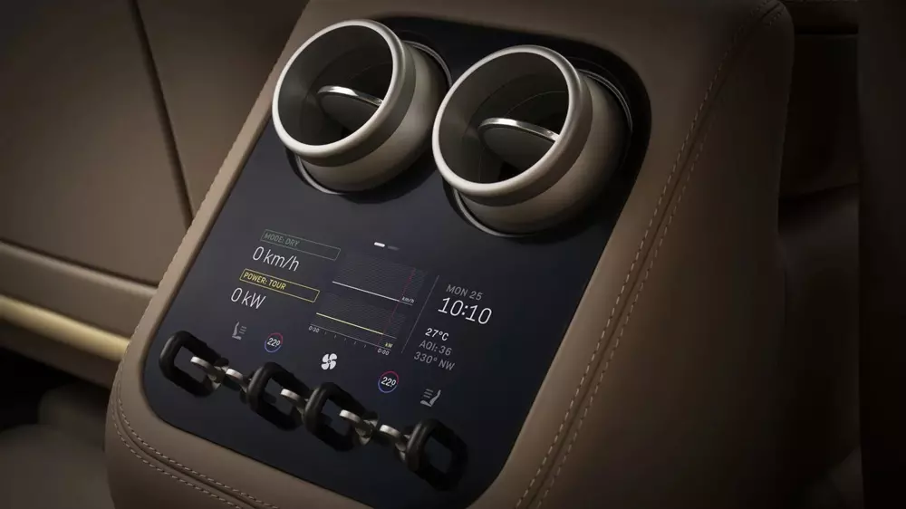 Cửa gió điều hòa và màn hình điều khiển dành cho hành khách phía sau của Ferrari Luce Cửa gió điều hòa và màn hình điều khiển dành cho hành khách phía sau của Ferrari Luce