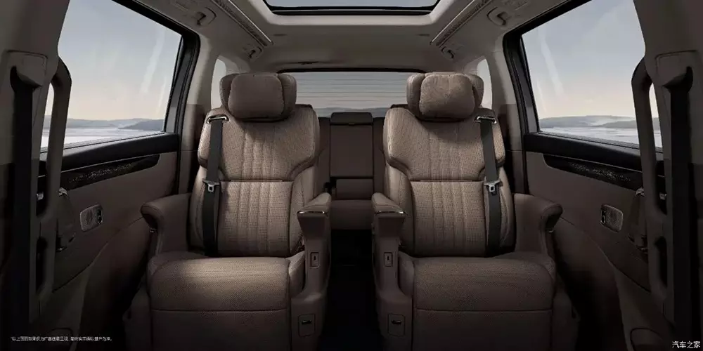 2 ghế thương gia ở hàng ghế giữa của GAC M8 PHEV L 2027 2 ghế thương gia ở hàng ghế giữa của GAC M8 PHEV L 2027
