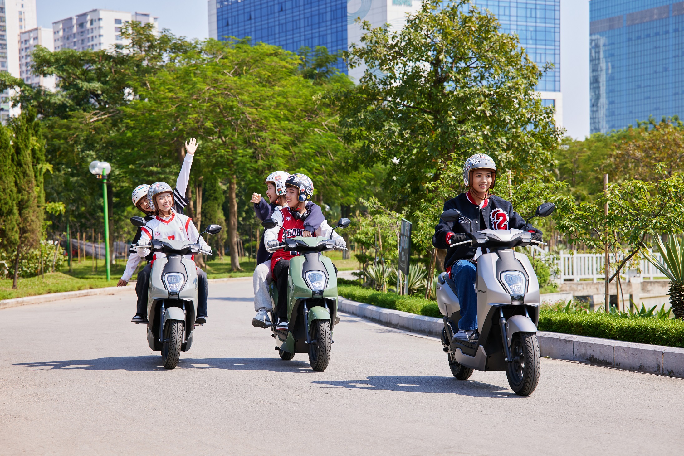 Honda ICONE (1).jpg Honda ICONE (1).jpg
