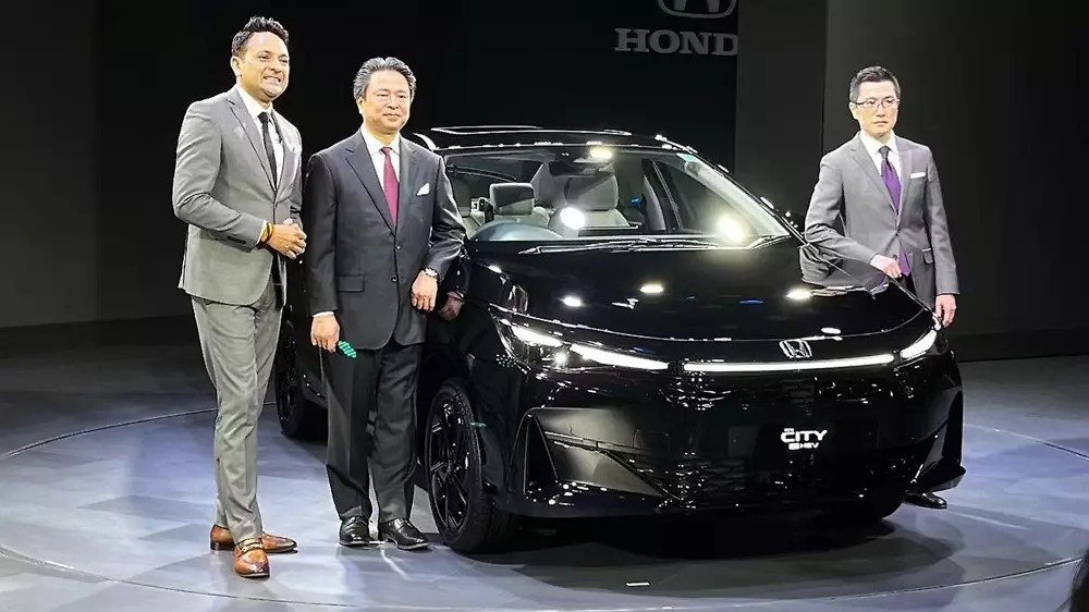 Honda City 2026 chính thức ra mắt với màn hình lớn hơn, thêm camera 360 độ và chỉ "ăn" 3,6 lít/100 km - Ảnh 1.