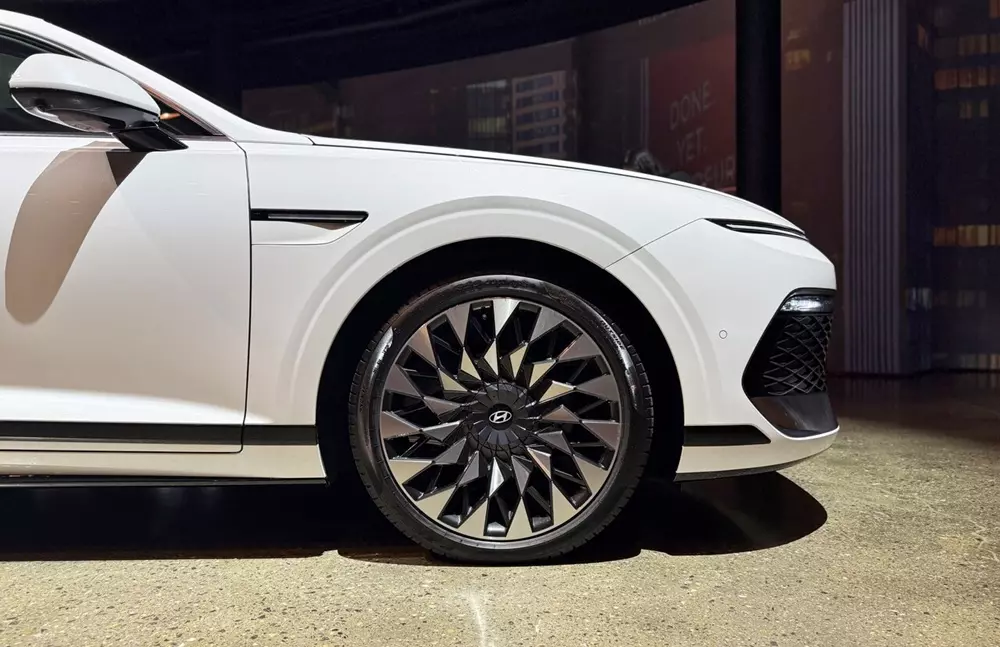 Hyundai Grandeur 2026 được trang bị mâm 19 inch hoặc 20 inch, tùy phiên bản Hyundai Grandeur 2026 được trang bị mâm 19 inch hoặc 20 inch, tùy phiên bản