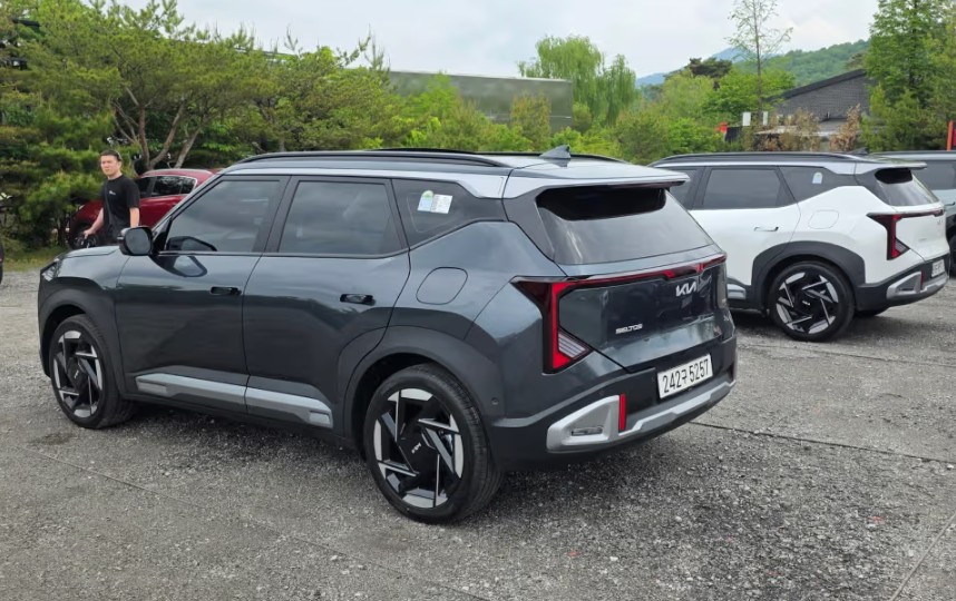 Kia Seltos Hybrid 4.jpg Kia Seltos Hybrid 4.jpg