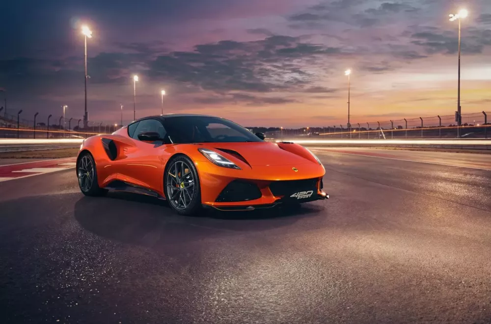 Lotus Emira 420 Sport màu cam độc quyền Lotus Emira 420 Sport màu cam độc quyền
