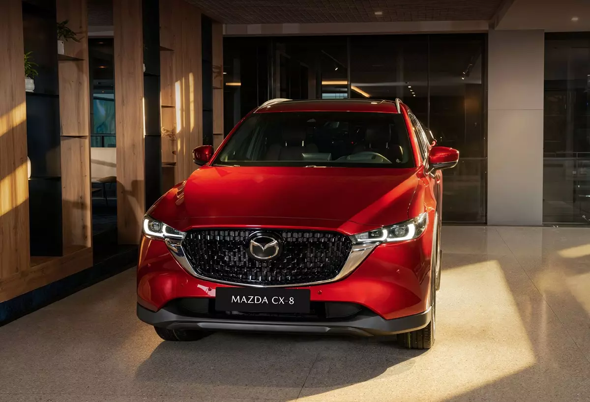 Mazda CX-8 tại Việt Nam có thêm phiên bản mới, giá dưới 900 triệu đồng - Ảnh 1. Mazda CX-8 tại Việt Nam có thêm phiên bản mới, giá dưới 900 triệu đồng - Ảnh 1.