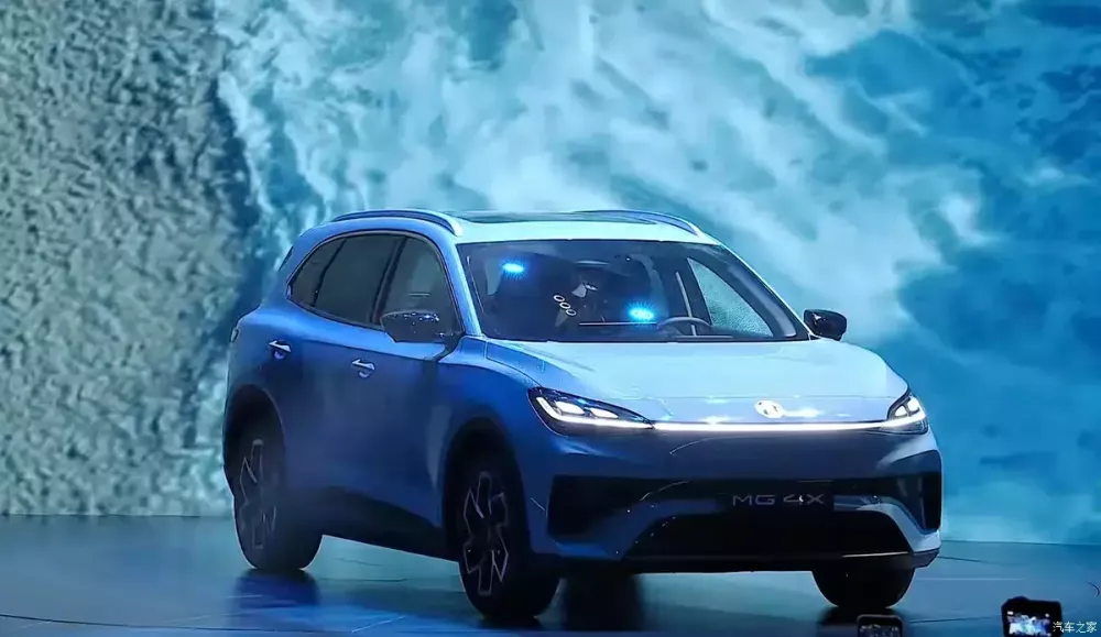 SUV điện MG 4X chính thức ra mắt với giá rẻ