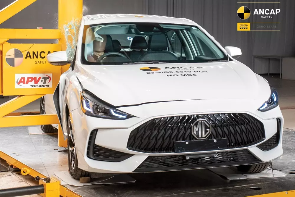 MG5 bốc cháy khi đang đỗ, dấy lên lo ngại an toàn vì từng nhận 0 sao trong thử nghiệm va chạm - Ảnh 5.