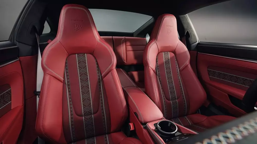 Porsche 911 Turbo S Sadu Edition trình làng, kết hợp động cơ 701 mã lực với nghề thủ công lâu đời - Ảnh 8. Porsche 911 Turbo S Sadu Edition trình làng, kết hợp động cơ 701 mã lực với nghề thủ công lâu đời - Ảnh 8.