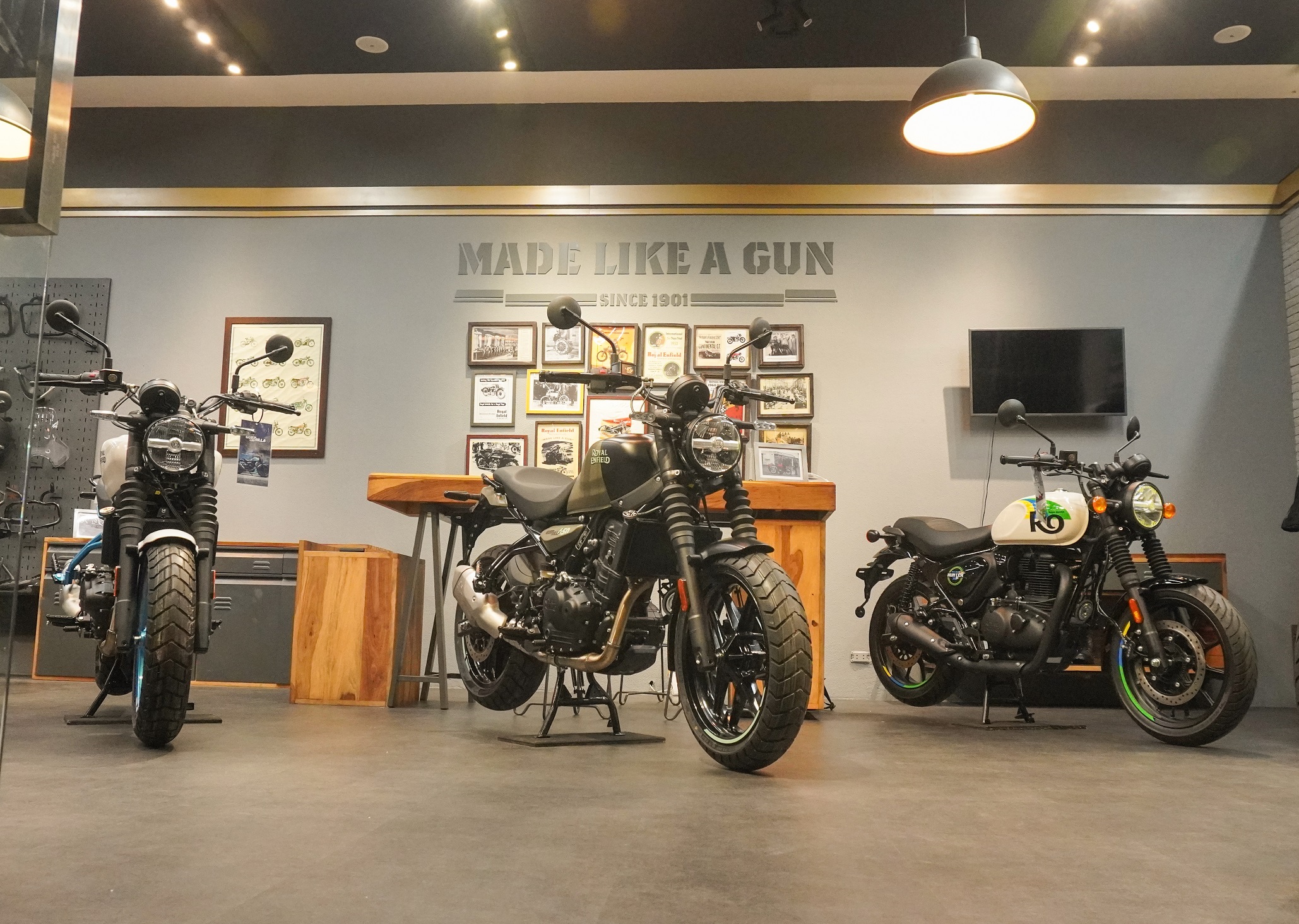 Royal Enfield (1).JPG Royal Enfield (1).JPG