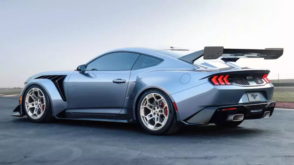 Cung không kịp cầu, Ford Mustang GTD lại gây sốt vì khan hiếm, dù giá gấp 10 lần xe tiêu chuẩn- Ảnh 3. Cung không kịp cầu, Ford Mustang GTD lại gây sốt vì khan hiếm, dù giá gấp 10 lần xe tiêu chuẩn- Ảnh 3.