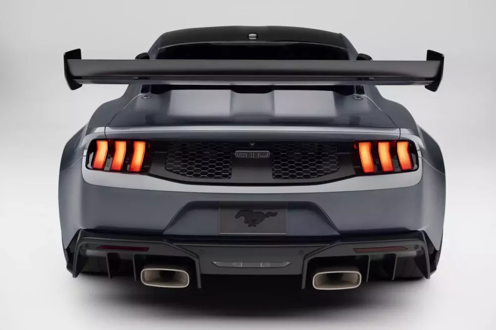Cung không kịp cầu, Ford Mustang GTD lại gây sốt vì khan hiếm, dù giá gấp 10 lần xe tiêu chuẩn- Ảnh 5. Cung không kịp cầu, Ford Mustang GTD lại gây sốt vì khan hiếm, dù giá gấp 10 lần xe tiêu chuẩn- Ảnh 5.