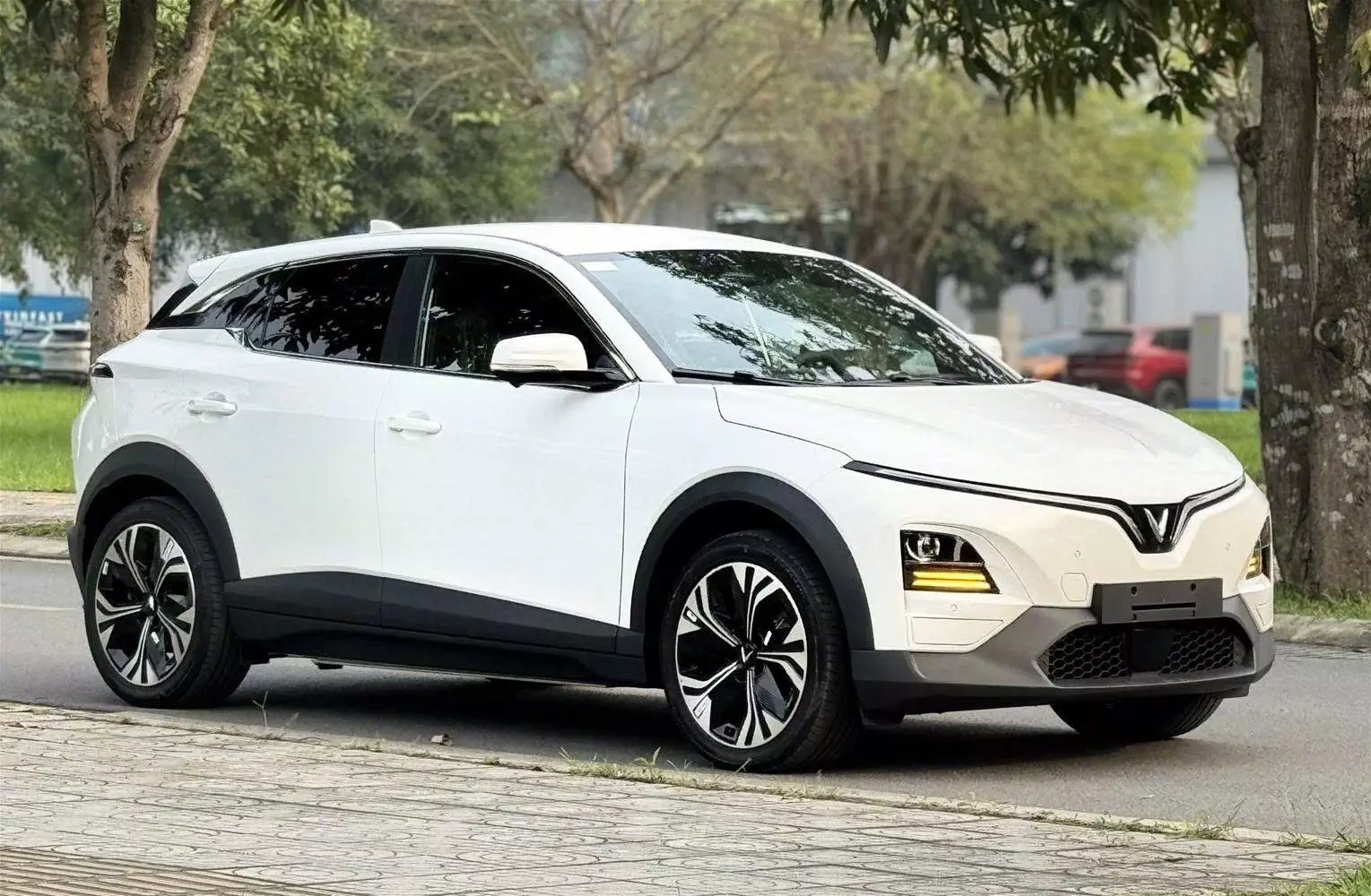 Doanh số SUV cỡ B tháng 4/2026: VinFast VF 6 tiếp tục thống trị bất chấp biến động thị trường - Ảnh 1.