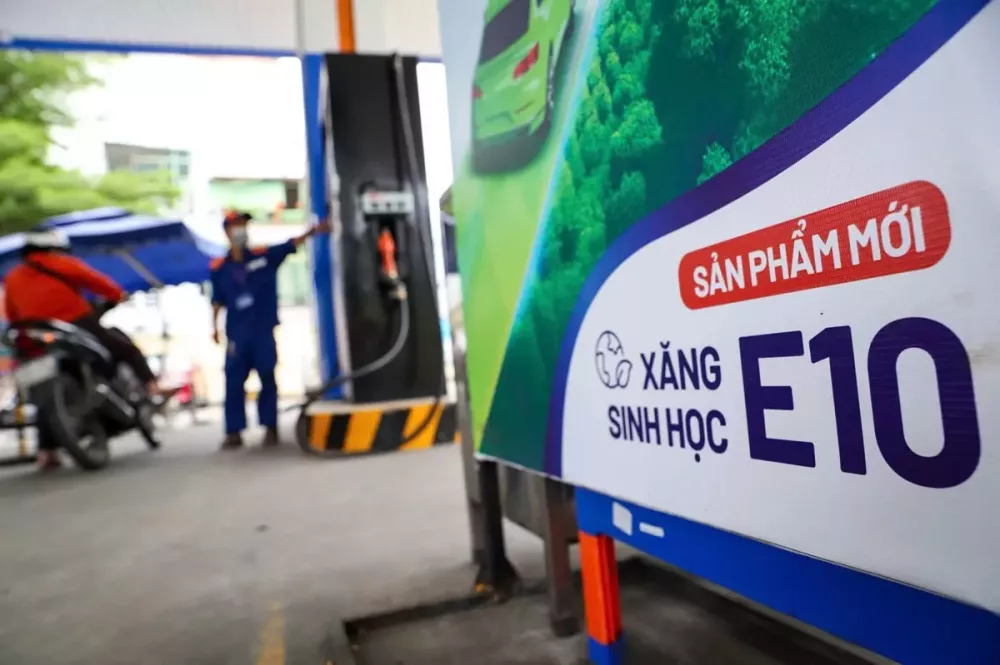 Hiệp hội Nhiên liệu sinh học bác tin đồn về xăng E10, khẳng định không cần lắc hay pha thêm phụ gia - Ảnh 1.