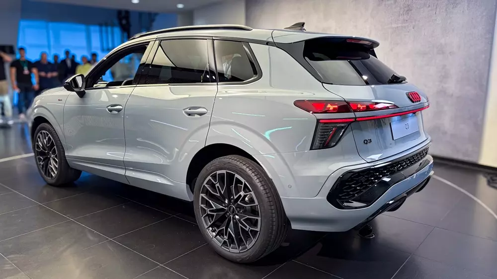 Audi Q3 2026 sẽ cạnh tranh với BMW X1 sắp ra mắt Việt Nam Audi Q3 2026 sẽ cạnh tranh với BMW X1 sắp ra mắt Việt Nam