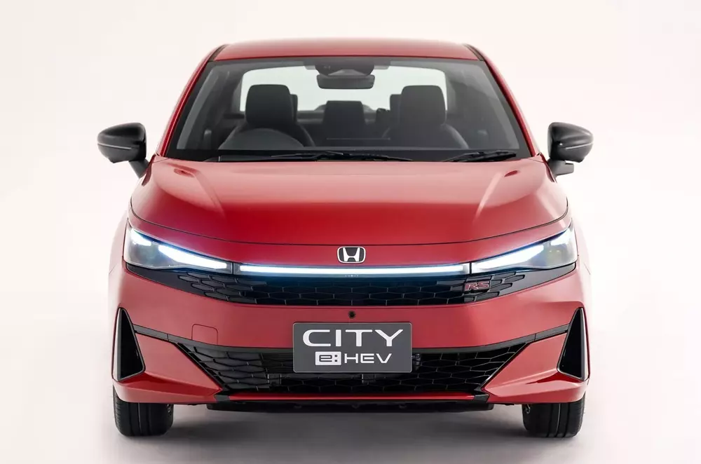 honda-city-2026-2-70be Khu vực đầu xe của Honda City 2026 thay đổi đáng kể về thiết kế