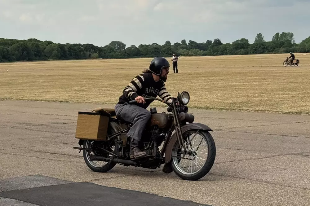 Ngôi sao "Aquaman" Jason Momoa vừa tạo ra 2 chiếc Harley-Davidson dùng động cơ hybrid sạc điện đầu tiên - Ảnh 4.