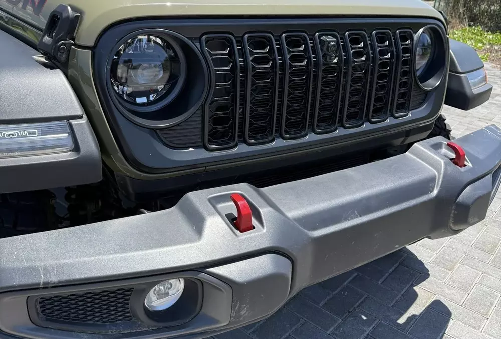 Cận cảnh khu vực đầu xe của Jeep Wrangler
