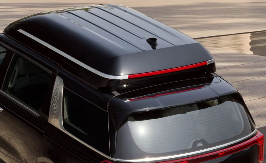 Kia Carnival High Roof 3.jpg Kia Carnival High Roof 3.jpg