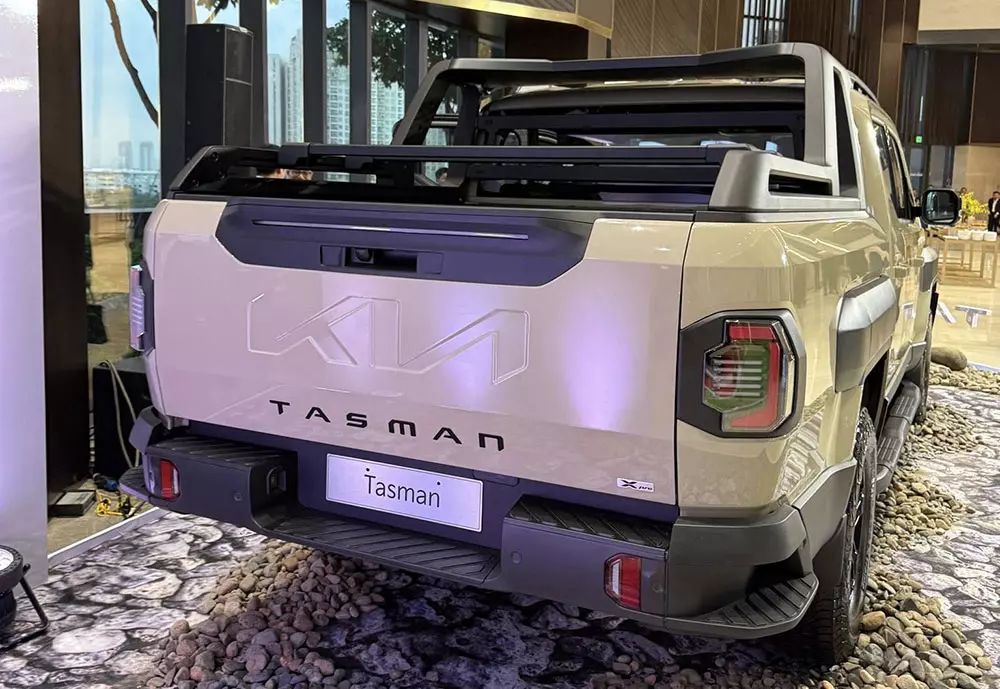 Xe bán tải Kia Tasman bất ngờ được đưa về Việt Nam trưng bày nhưng chưa bán ra - Ảnh 8. Xe bán tải Kia Tasman bất ngờ được đưa về Việt Nam trưng bày nhưng chưa bán ra - Ảnh 8.
