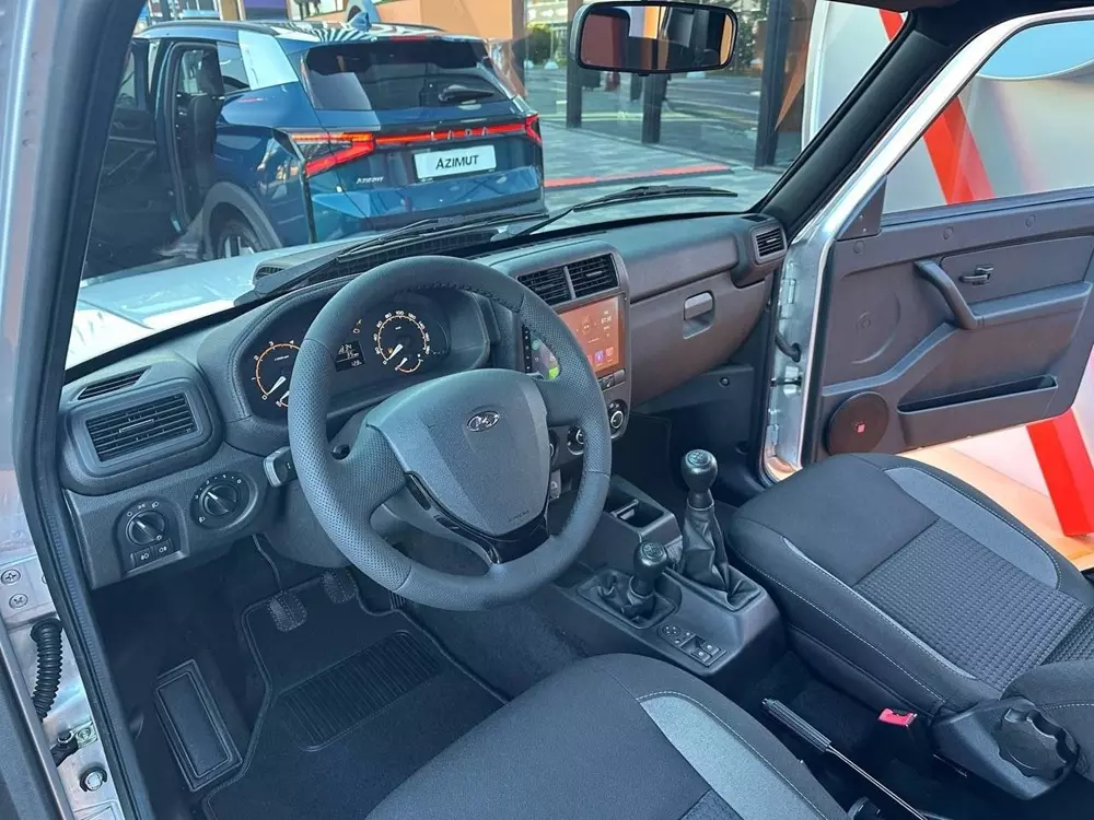 Lada Niva lần đầu có túi khí và thân xe chống gỉ sau 49 năm bám trụ trên thị trường - Ảnh 5. Lada Niva lần đầu có túi khí và thân xe chống gỉ sau 49 năm bám trụ trên thị trường - Ảnh 5.