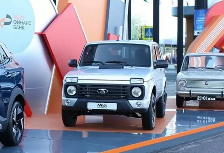 Lada Niva lần đầu có túi khí và thân xe chống gỉ sau 49 năm bám trụ trên thị trường - Ảnh 1. Lada Niva lần đầu có túi khí và thân xe chống gỉ sau 49 năm bám trụ trên thị trường - Ảnh 1.