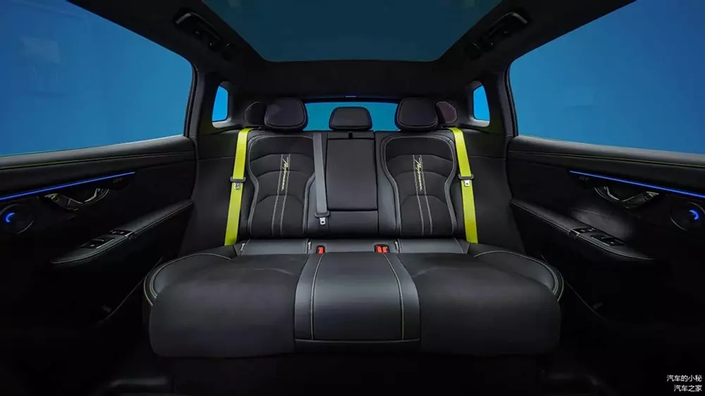 Hàng ghế sau của Lynk & Co 07 GT Hàng ghế sau của Lynk & Co 07 GT