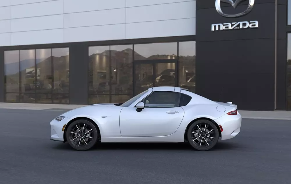 Mazda MX-5 RF dùng mâm 17 inch Mazda MX-5 RF dùng mâm 17 inch