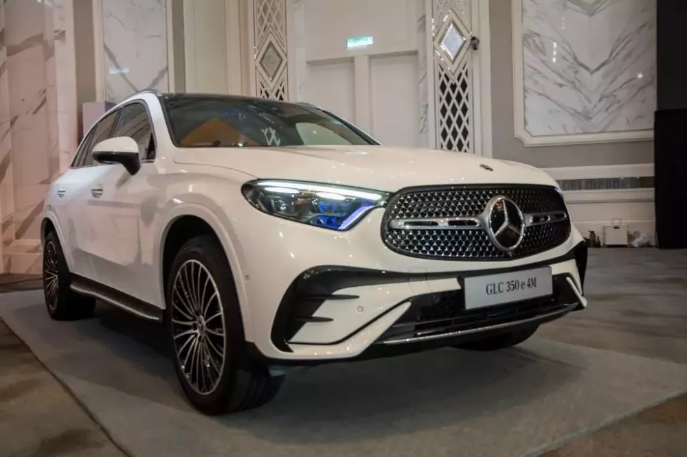 Mercedes-Benz GLC phiên bản chạy 130 km mà không tốn xăng được nhận cọc ở Việt Nam, giá khoảng 3 tỷ đồng Mercedes-Benz GLC phiên bản chạy 130 km mà không tốn xăng được nhận cọc ở Việt Nam, giá khoảng 3 tỷ đồng
