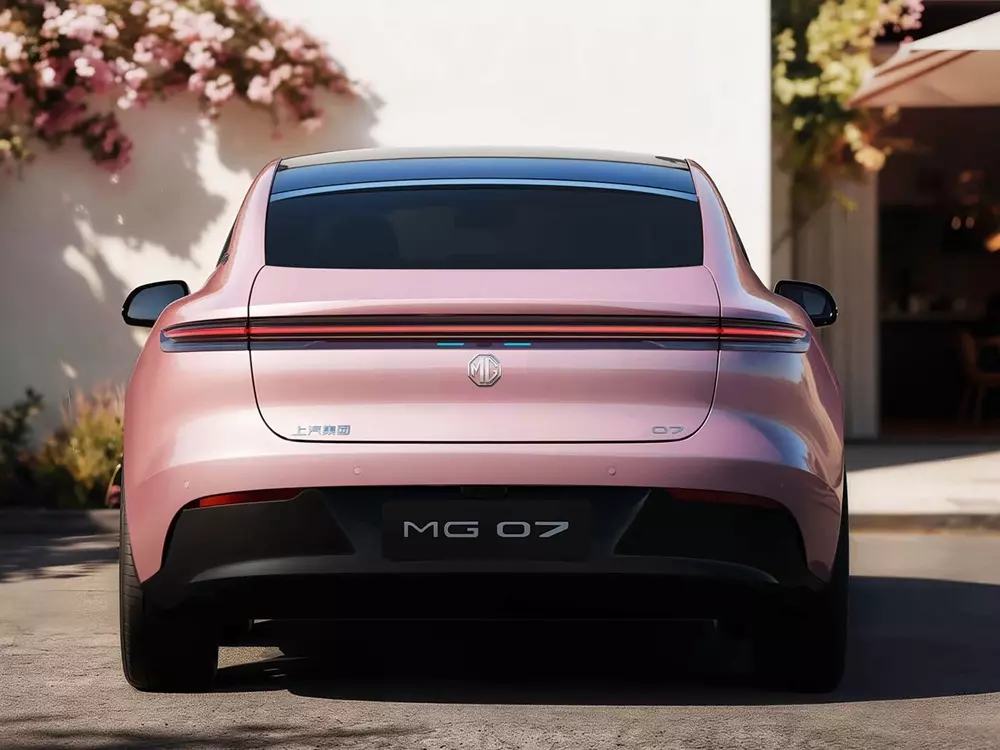 Thiết kế phía sau của MG 07 gợi liên tưởng đến xe Porsche