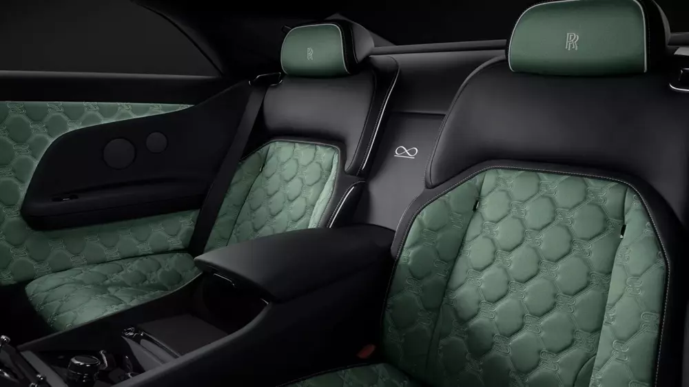 Ra mắt Rolls-Royce Spectre Series II với nội thất xa hoa, động cơ mạnh hơn và phạm vi di chuyển dài hơn - Ảnh 10.