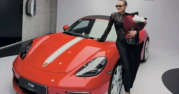 Siêu mẫu Thanh Hằng tậu xe mui trần Porsche 718 Boxster giá hơn 5 tỷ đồng