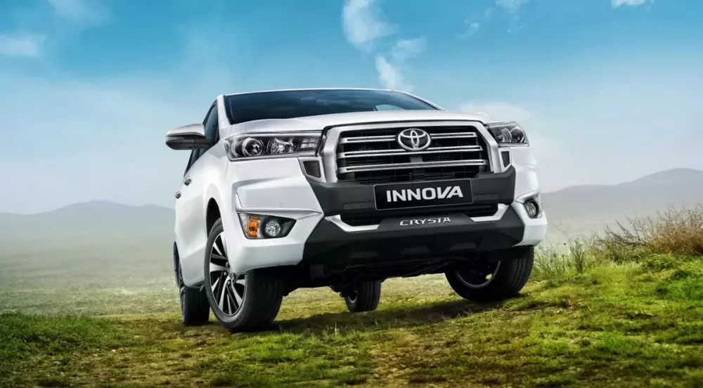 Toyota Innova thế hệ cũ được bổ sung phiên bản nâng cấp với thiết kế mới và trang bị xịn sò hơn