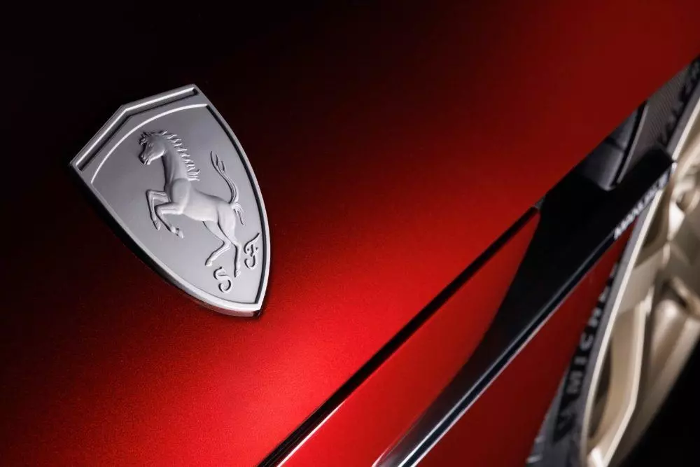 ferrari-12cilindri-manuale-10-555a 12Cilindri Manuale - siêu xe số sàn đầu tiên của Ferrari kể từ năm 2013 - Ảnh 6.