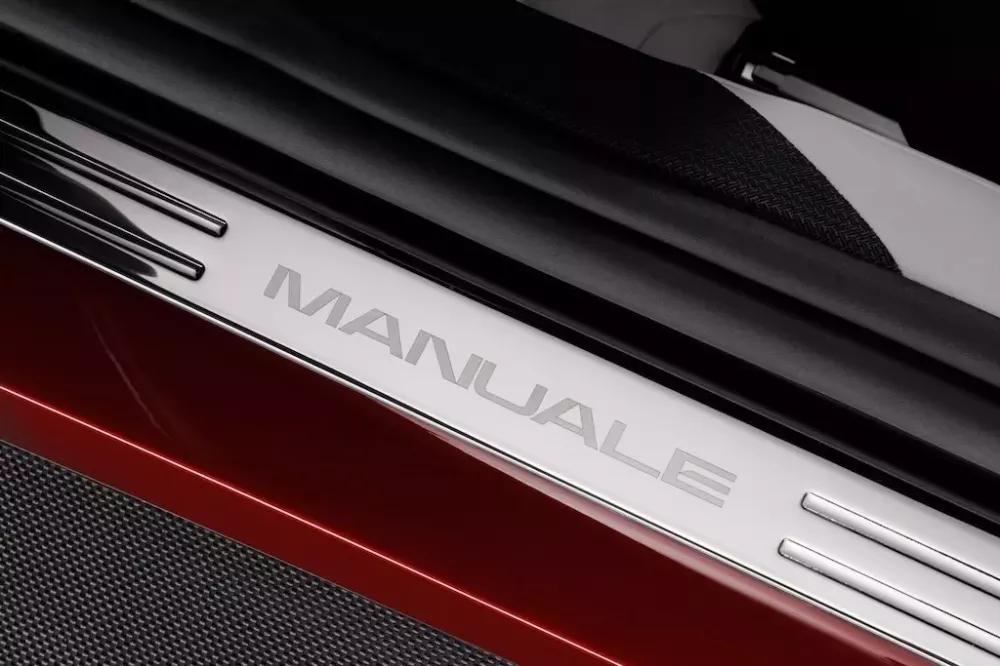 ferrari-12cilindri-manuale-11-40dd 12Cilindri Manuale - siêu xe số sàn đầu tiên của Ferrari kể từ năm 2013 - Ảnh 9.