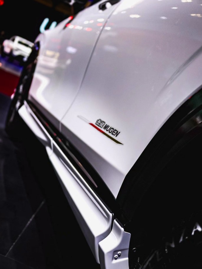 Honda HR-V RS eHEV Mugen-5.jpg Honda HR-V RS eHEV Mugen-5.jpg