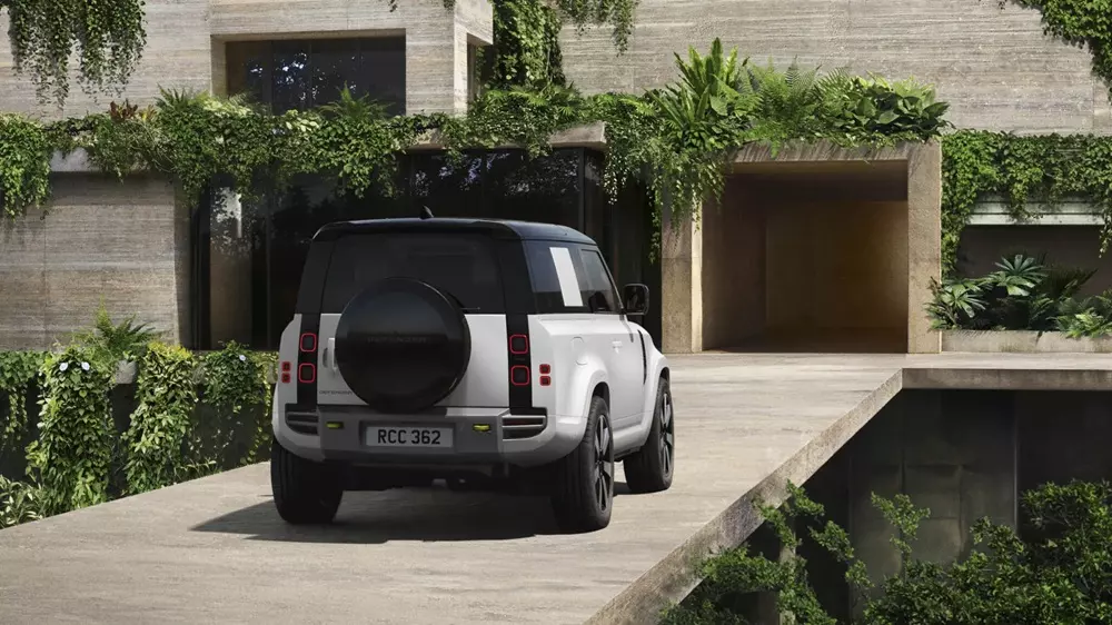 Land Rover Defender 2027 trình làng, thêm lớp phim bảo vệ có thể tự phục hồi các vết xước nhỏ - Ảnh 4.