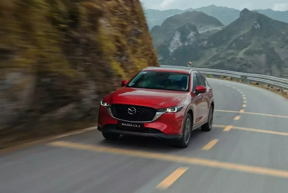 Mazda CX-5 sở hữu giá ưu đãi chỉ từ 671 triệu đồng, phả hơi nóng lên mọi đối thủ - Ảnh 1.