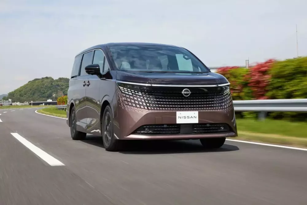 MPV hạng sang mới của Nissan khiến Toyota Sienna trở nên lỗi thời