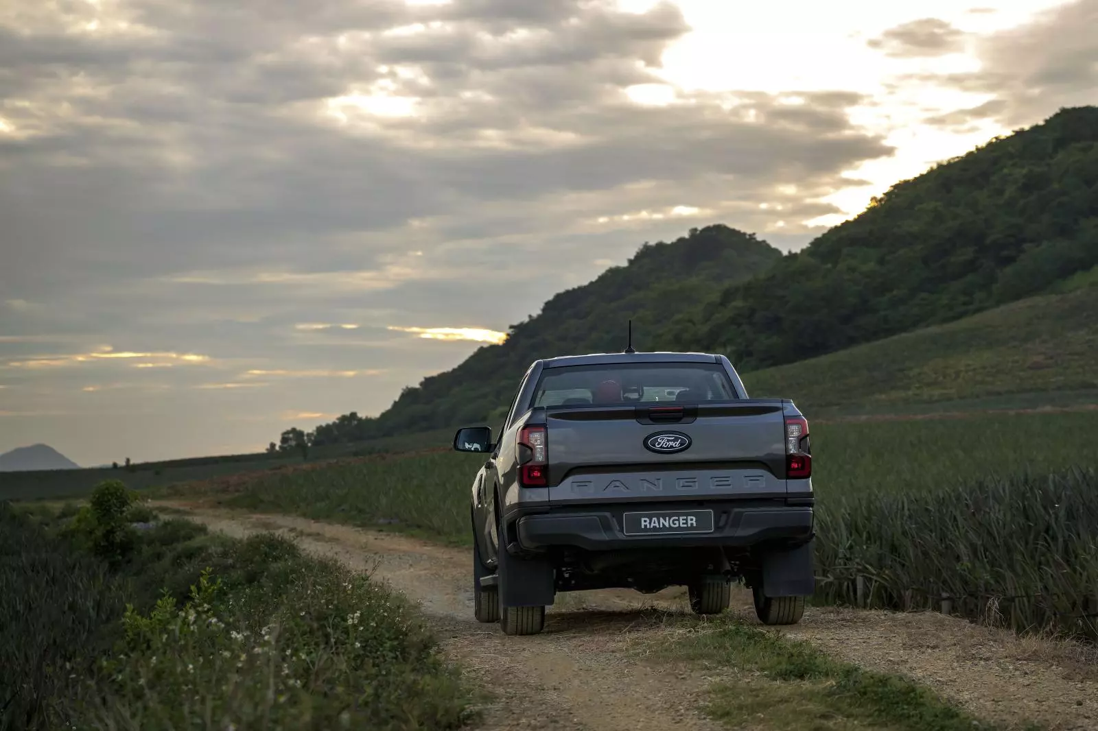 ranger-xls-6-b802 Ford Ranger 2026 tại Việt Nam không tăng giá vẫn nhận loạt nâng cấp lớn, bảo hành 5 năm - Ảnh 3.