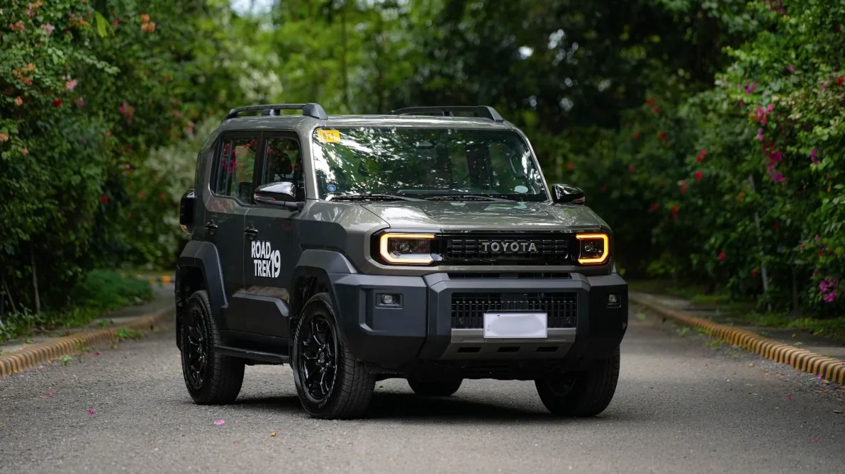 Toyota Land Cruiser FJ -1.jpg Toyota Land Cruiser FJ -1.jpg