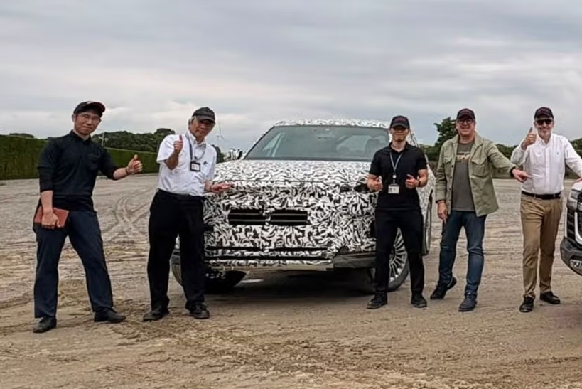 toyota-mystery-crossover-possible-toyota-land-cruiser-ev 2.jpg toyota-mystery-crossover-possible-toyota-land-cruiser-ev 2.jpg