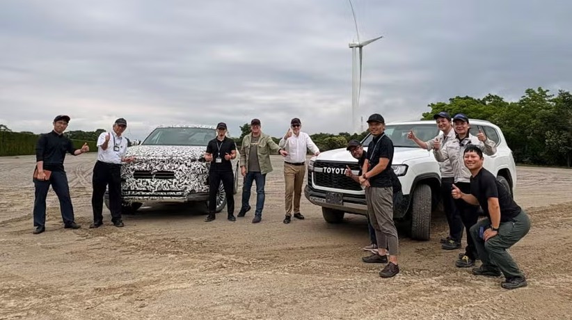 toyota-mystery-crossover-possible-toyota-land-cruiser-ev.jpg toyota-mystery-crossover-possible-toyota-land-cruiser-ev.jpg