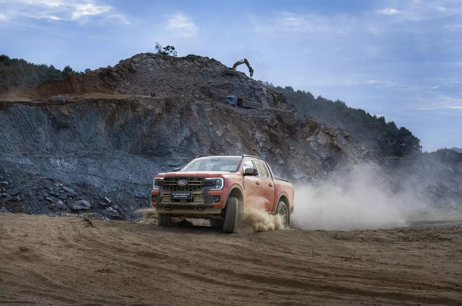 wildtrak-3-0-24-618a Ford Ranger 2026 tại Việt Nam không tăng giá vẫn nhận loạt nâng cấp lớn, bảo hành 5 năm - Ảnh 8.