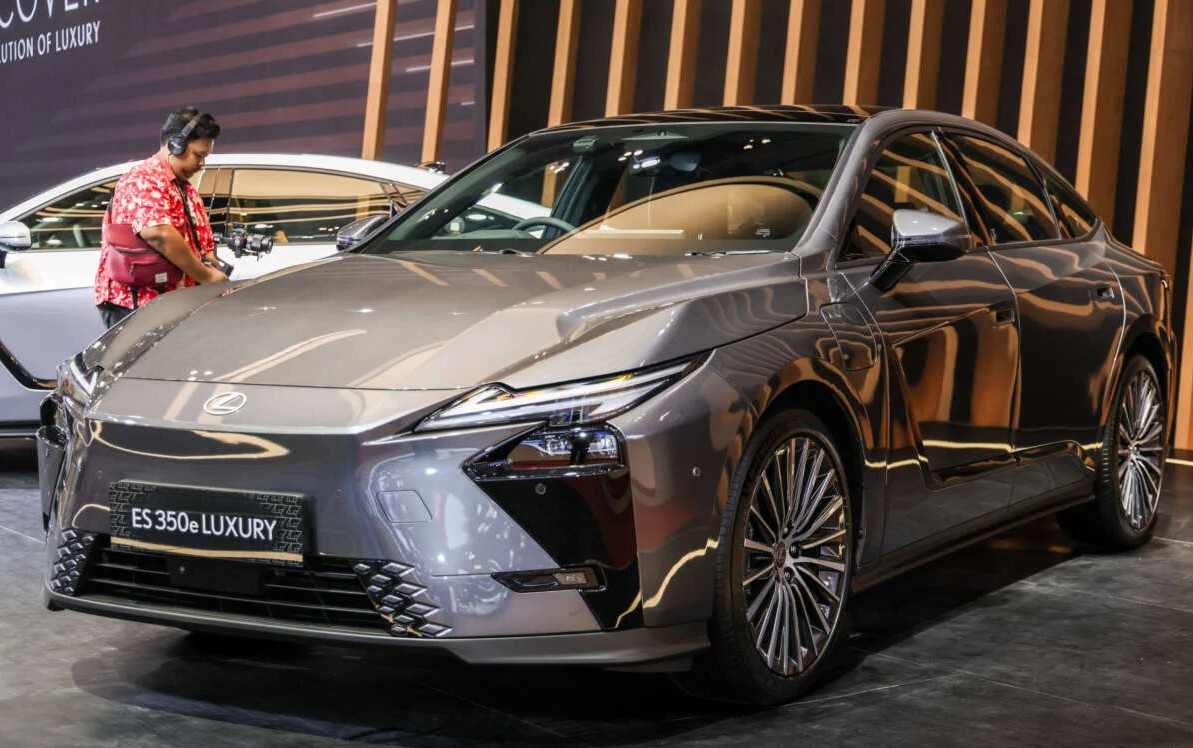2026-GIIAS-Lexus-ES350h-Luxury-1-1200x801 3.jpg 2026-GIIAS-Lexus-ES350h-Luxury-1-1200x801 3.jpg