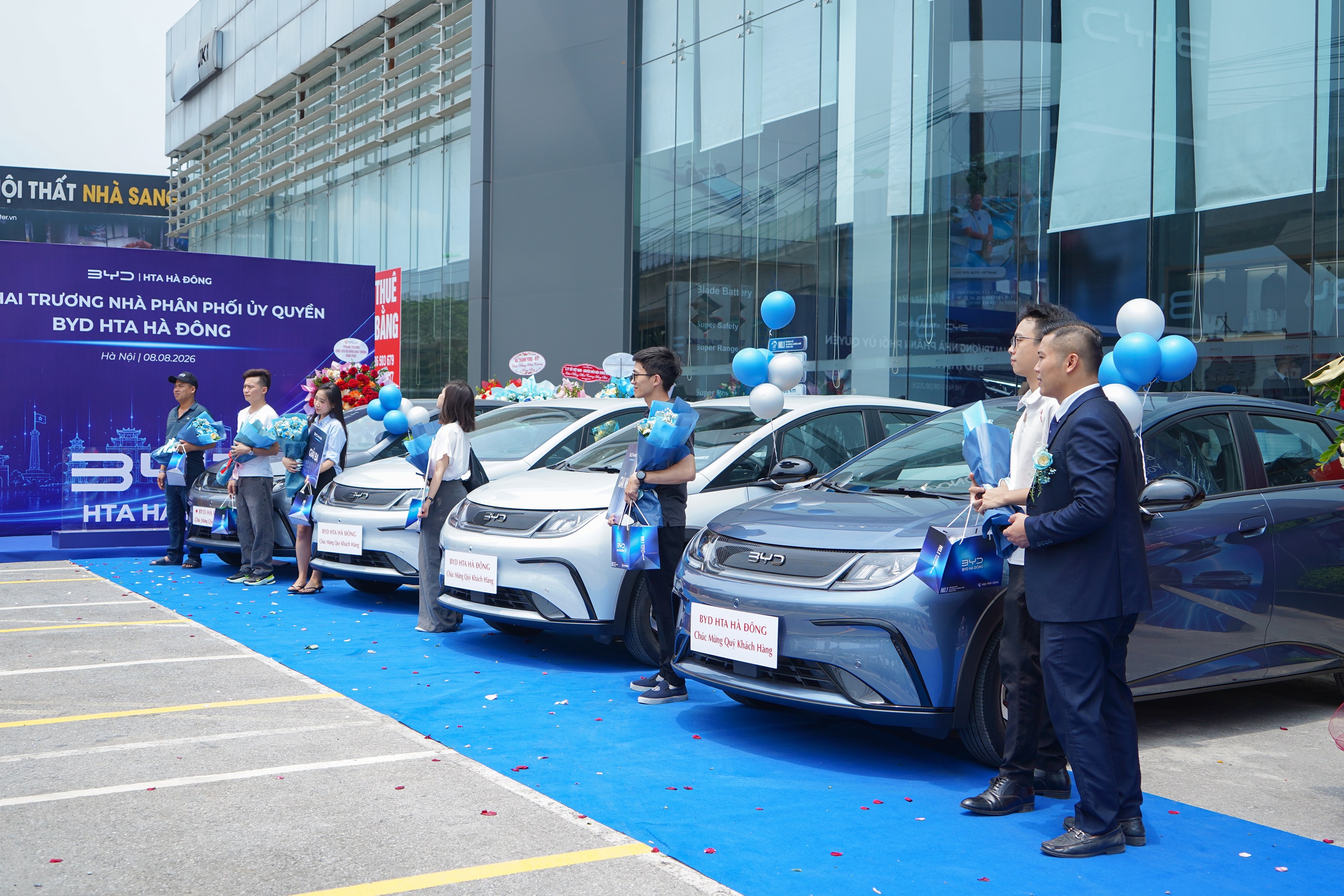 BYD (6).jpg BYD (6).jpg