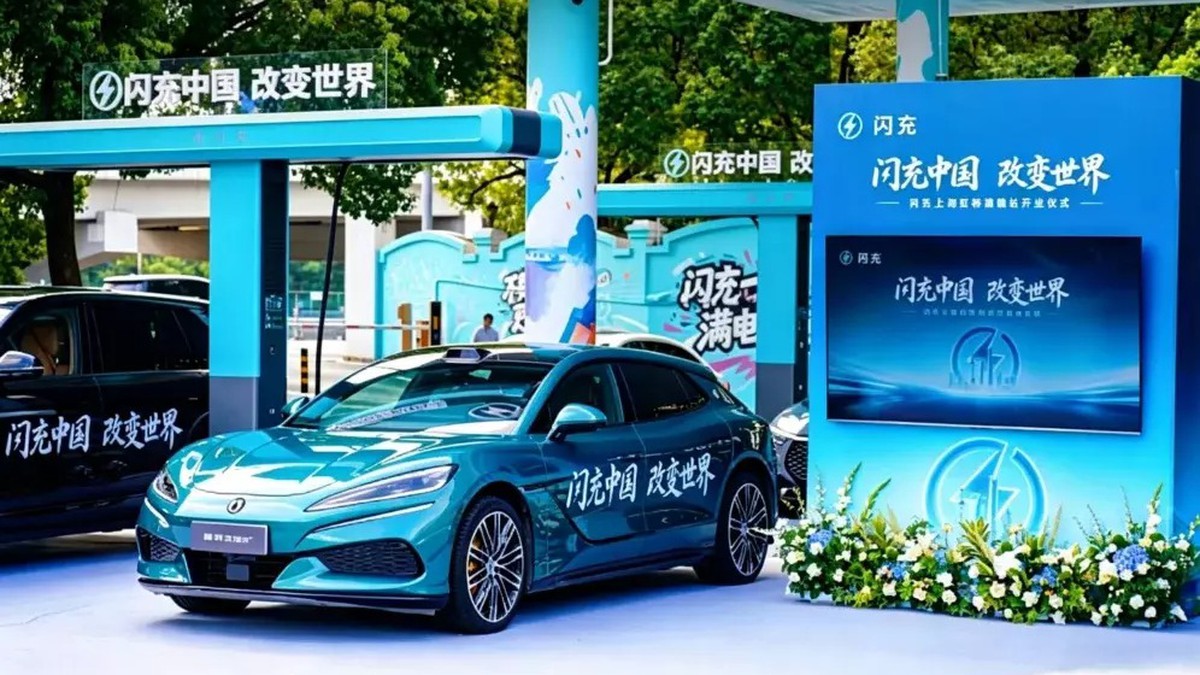 BYD xây dựng 10.000 trạm sạc siêu nhanh chỉ trong 6 tháng, phục vụ 1,83 triệu người dùng