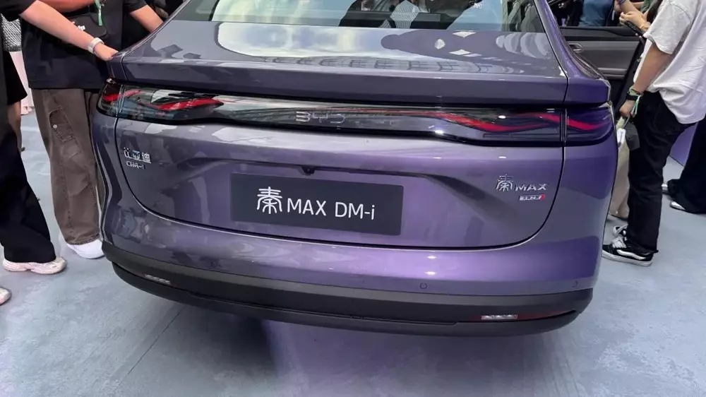 byd-qin-max-10-8ea1 Đèn hậu của BYD Qin Max đã được làm mới