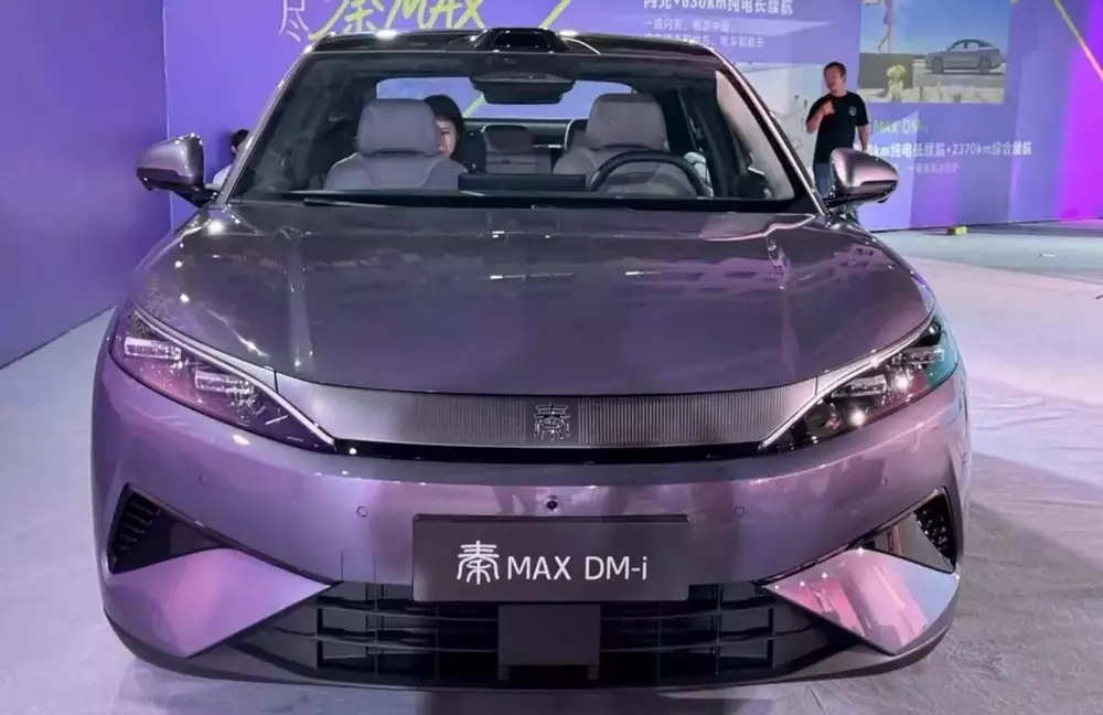 byd-qin-max-12-f75f BYD Qin Max được áp dụng ngôn ngữ thiết kế mới của dòng Dynasty
