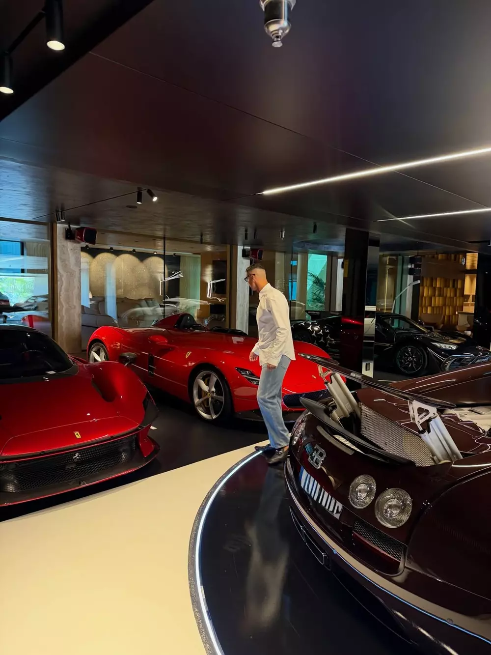 Bộ đôi siêu xe Ferrari trong mơ của CR7